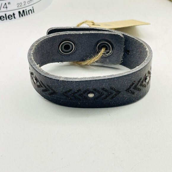 MOST WANTED Handcrafted Leather Bracelet Silver Tone Snaps Arrow Accents Tagged - Picture 3 of 6